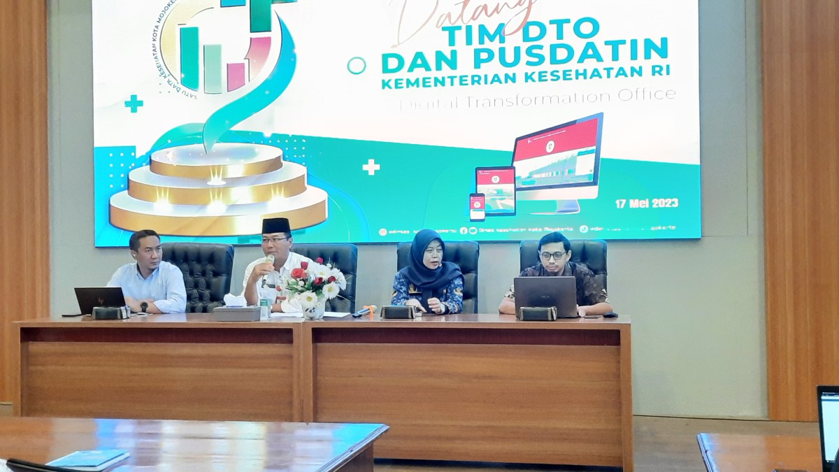 Tim DTO dan Pusdatin saat berkunjung di Dinkes P2KB Kota Mojokerto (Foto-foto: Achmad Supriyadi/jatimnow.com)