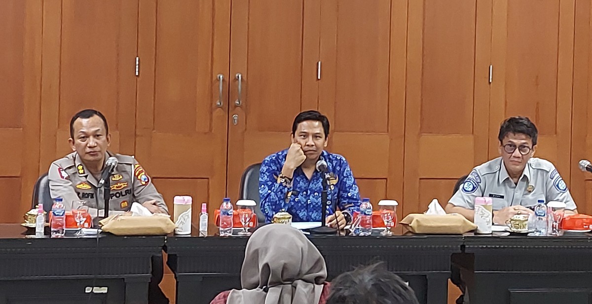 Update pernyataan pemutihan pajak di Kantor Bapenda Jatim, Surabaya (foto: Ni'am Kurniawan/jatimnow.com)