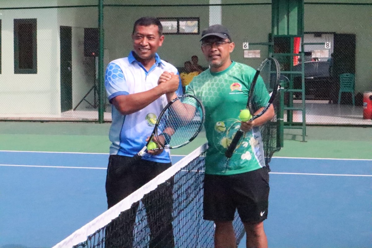 Dandim 0809 Kediri Letkol Inf Aris Setiawan (kiri) bersama Aji Santoso (kanan). (Foto: Yanuar Dedy/jatimnow.com)