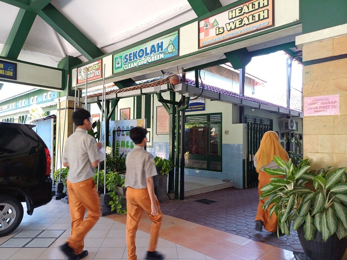 Ilustrasi. SMP Negeri 1 Kota Kediri masuk sekolah. (Foto: Yanuar Dedy/jatimnow.com)