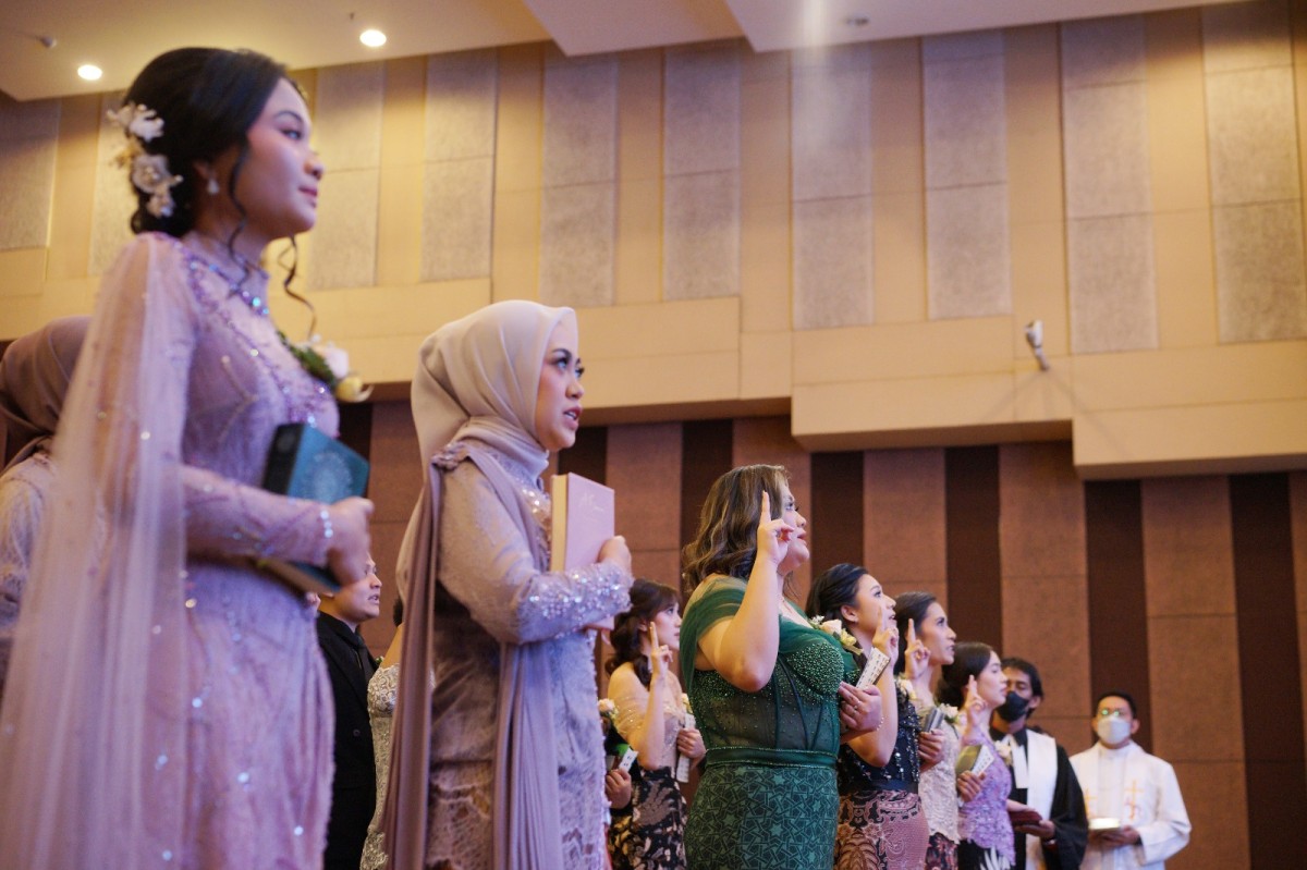 Pengambilan sumpah profesi kedokteran 19 dokter muda angkatan pertama Fakultas Kedokteran Universitas Ciputra Surabaya (foto: Erlita for jatimnow.com)