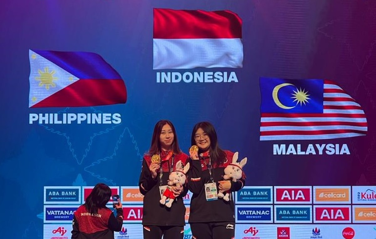 Michelle dan Cindy duet kakak beradik asal Banyuwangi yang sukses menyabet emas bersama Timnas MLBB Putri. (Foto: Budi for jatimnow.com)
