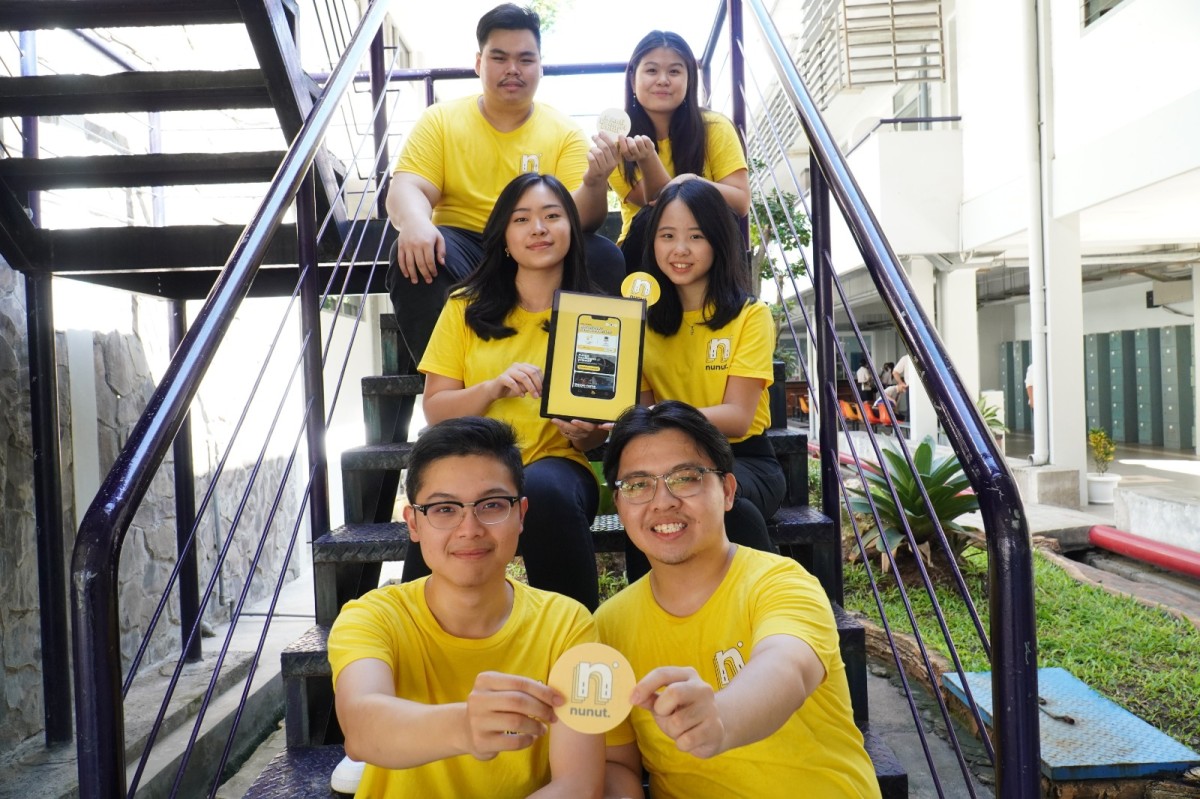 Tim Mahasiswa PCU yang menciptakan aplikasi Nunut. (foto: Ajeng for jatimnow.com)
