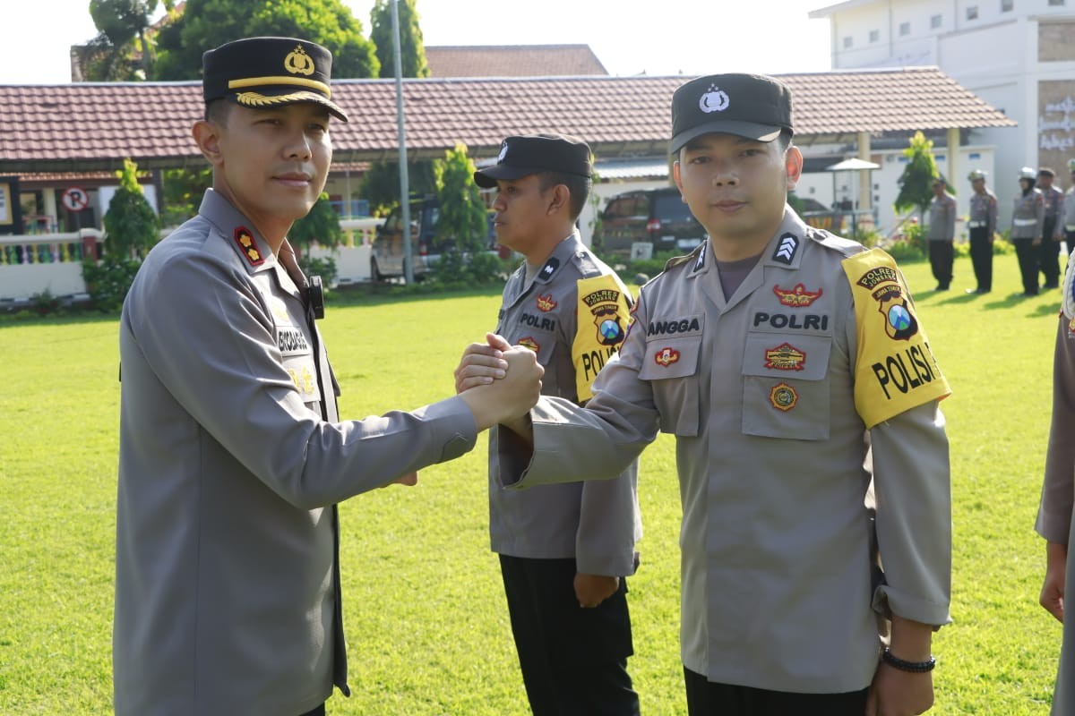 Kapolres Jombang, AKBP Eko Bagus Riadi saat apel Polisi RW (Foto: Elok Aprianto/jatimnow.com)