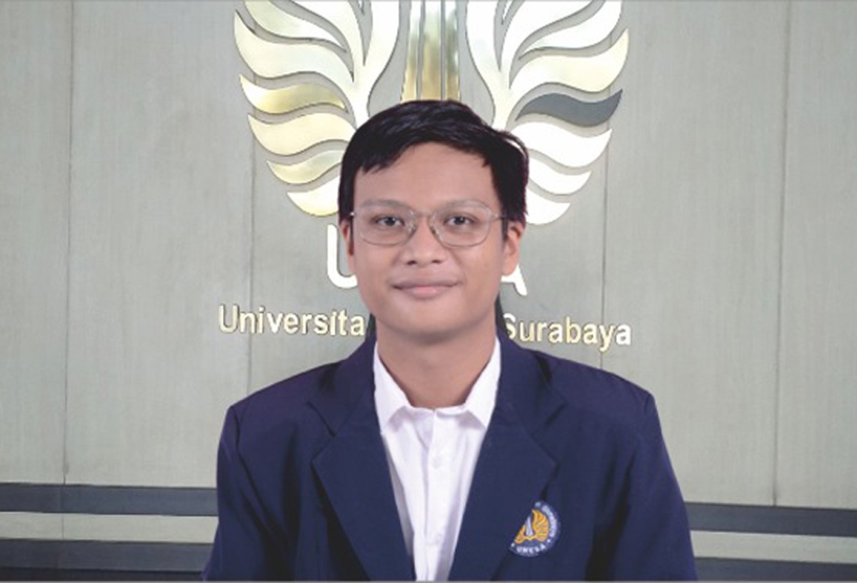 Perjuangan Mahasiswa Vokasi Unesa Diterima Kuliah di Almamater Personel Coldplay