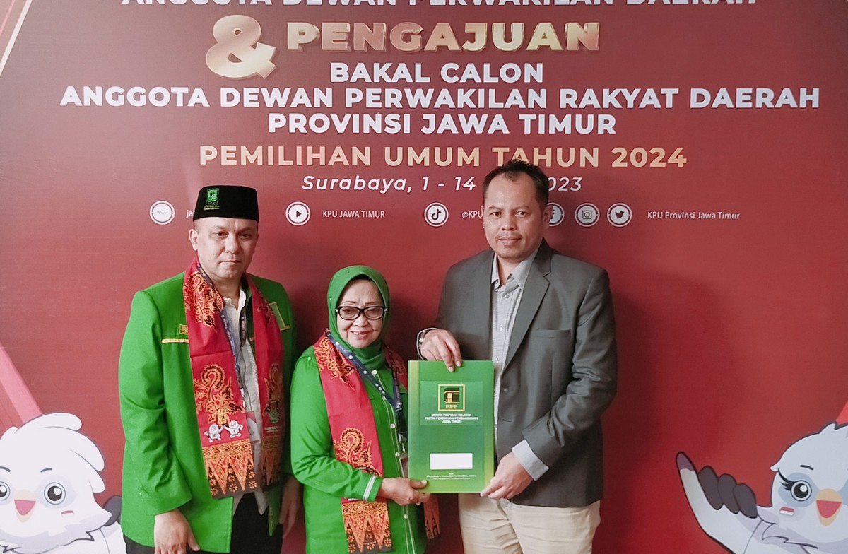 PPP Jatim saat mendaftarkan bacaleg di KPU (Foto: Fahrizal Tito/jatimnow.com)