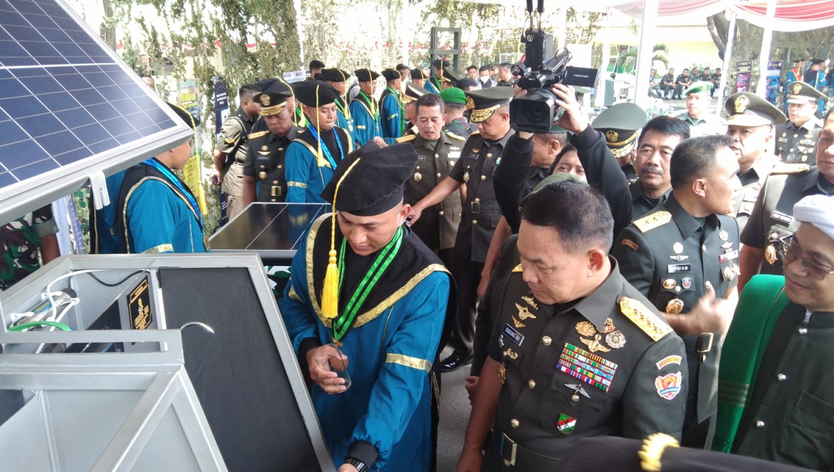 Hasil Alutsista dan Pendukung Perang Mahasiswa Poltekad Membuat KSAD Kagum