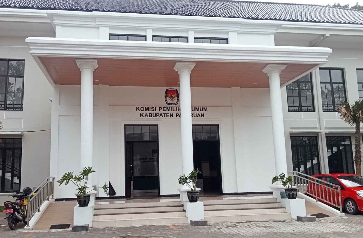 Gedung KPU Kabupaten Pasuruan (Foto: Moch Rois/jatimnow.com)