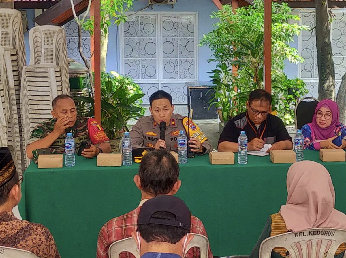 Jumat Curhat, Polsek Karangpilang Diwaduli Warga Adanya Warung untuk Pesta Miras