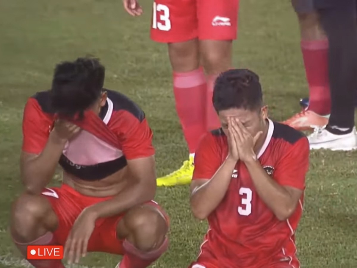 Tangkapan layar final sepak bola SEA Games 2023, tim kesebelasan Indonesia berhadapan dengan Thailand.