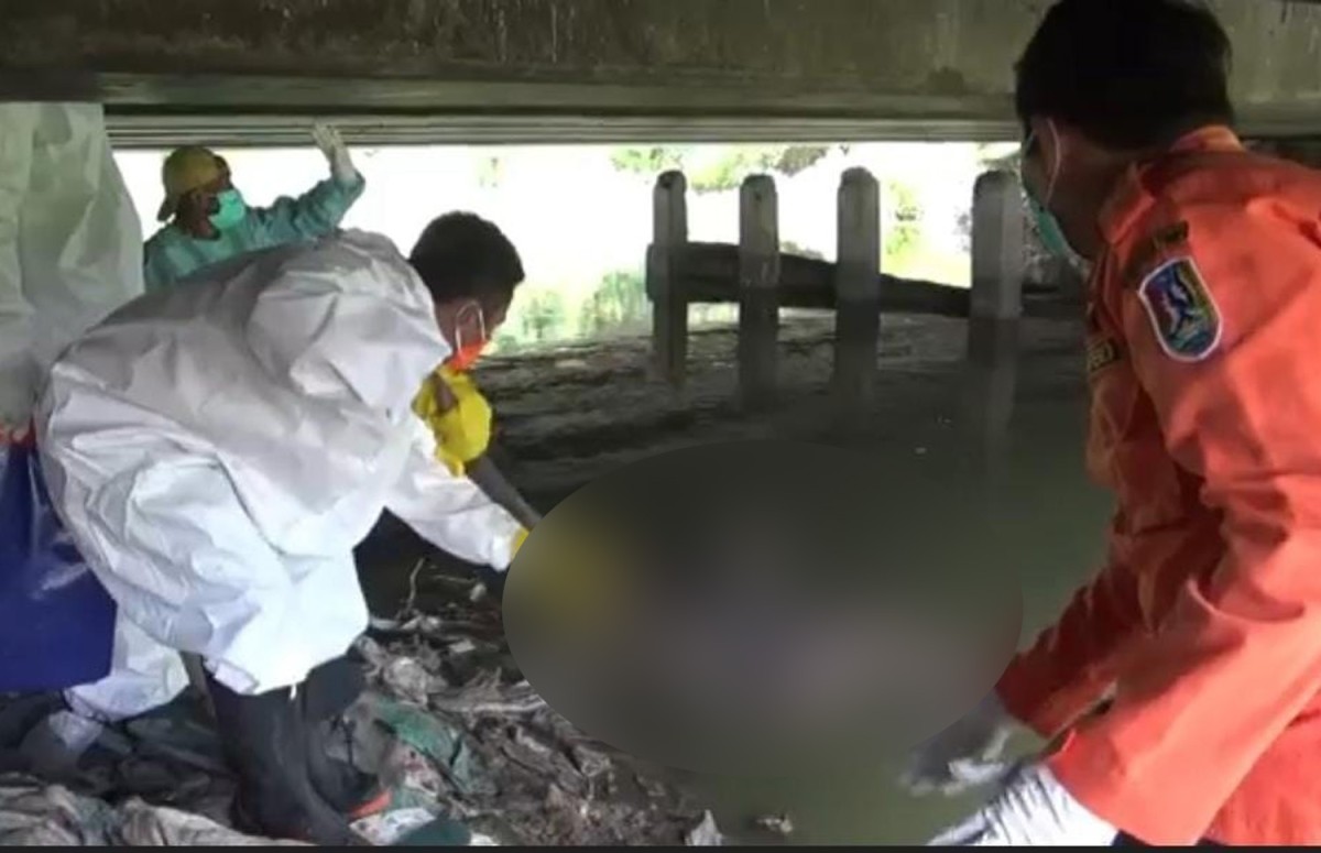 Mayat Pria Berkalung Sarung Ditemukan Tewas dalam Sungai di Tuban
