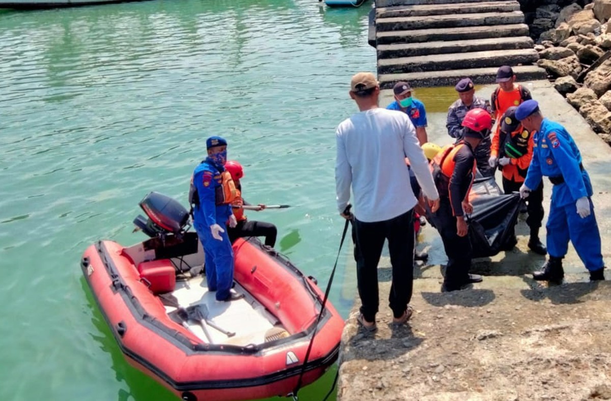 Pemancing yang Jatuh dari Tebing Pantai Coro Tulungagung Ditemukan Tewas