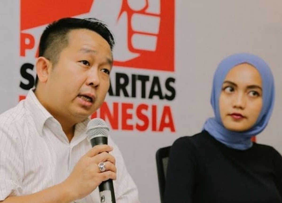 Anggota Komisi C DPRD Surabaya, William Wirakusuma (kiri) - (Foto: Tangkapan layar Instagram @williamwirakusuma)
