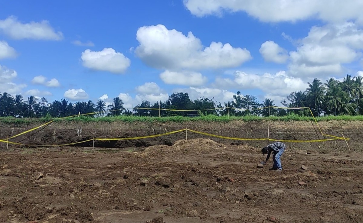 Situs kuno di Banyuwangi diduga berdiri pada era Majapahit yang sudah dipasangi garis polisi (Foto: Eko Purwanto/jatimnow.com)
