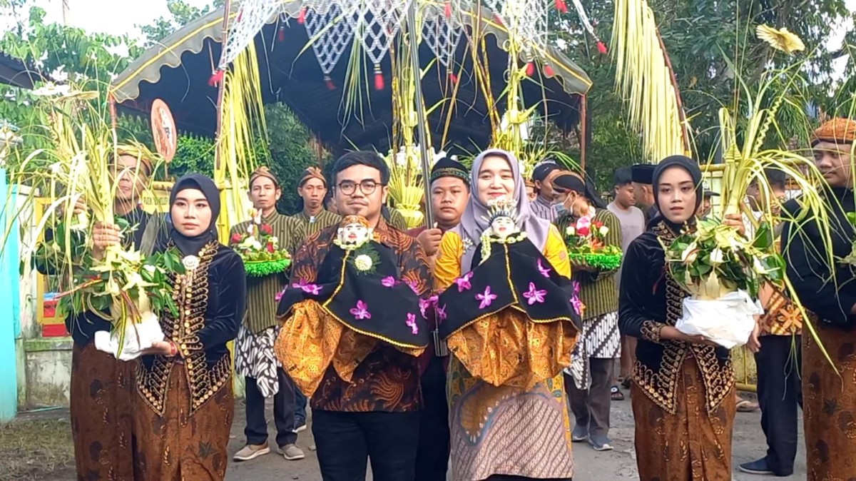 Prosesi manten tebu di PG Modjopanggung Tulungagung.(foto: Bramanta Pamungkas/jatimnow.com)