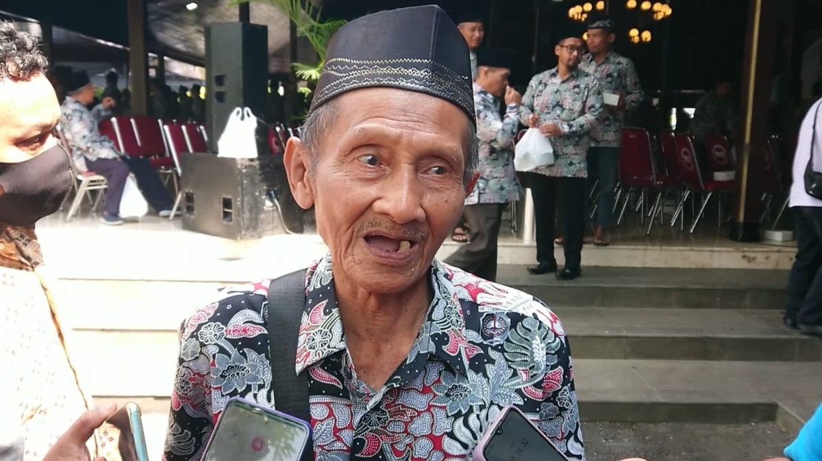 Calon Jamaah Haji Tertua di Tulungagung Berbagi Resep Umur Panjang