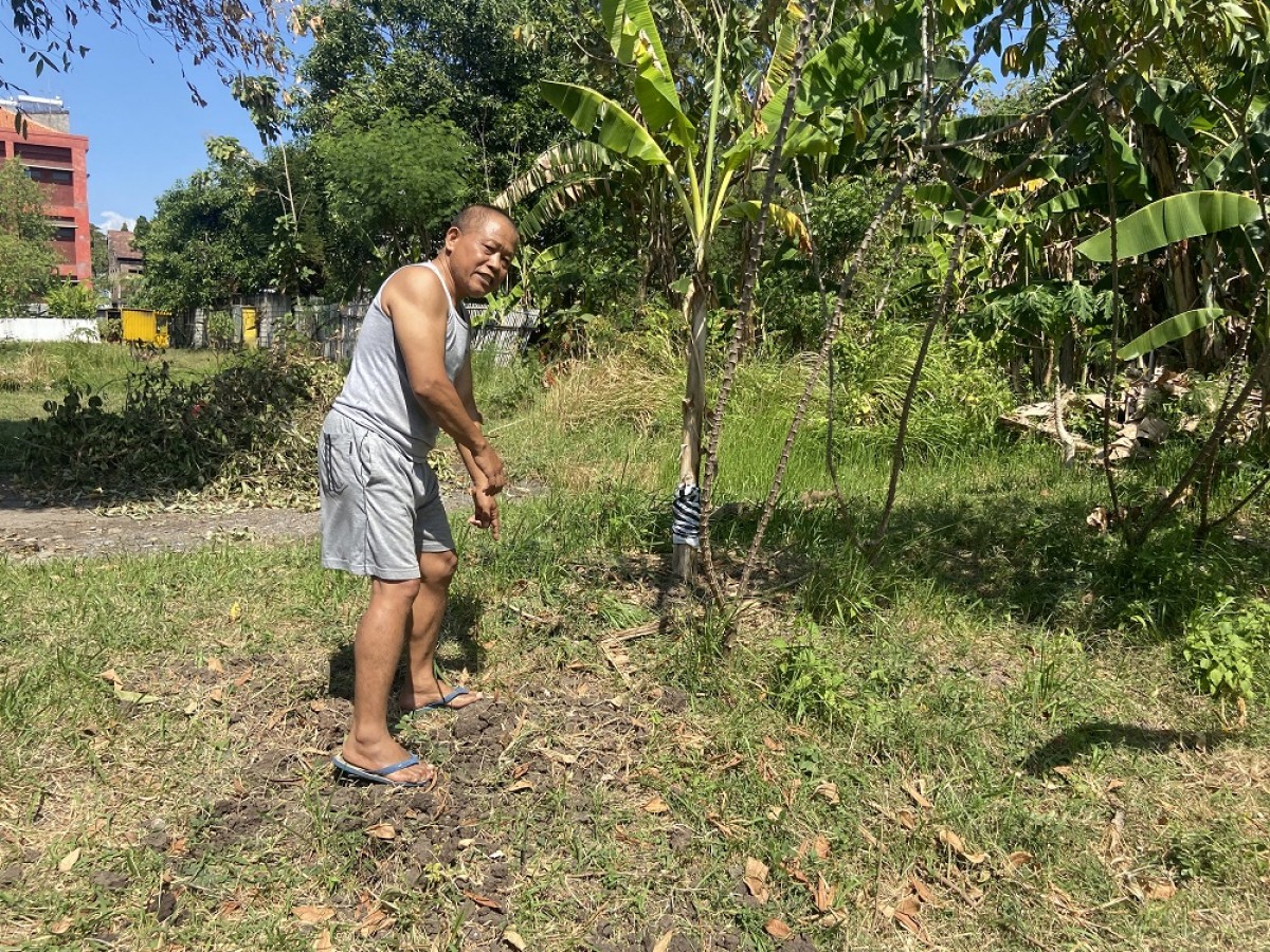Pensiunan Polisi di Ponorogo Temukan Granat saat Bersih-bersih Kebun