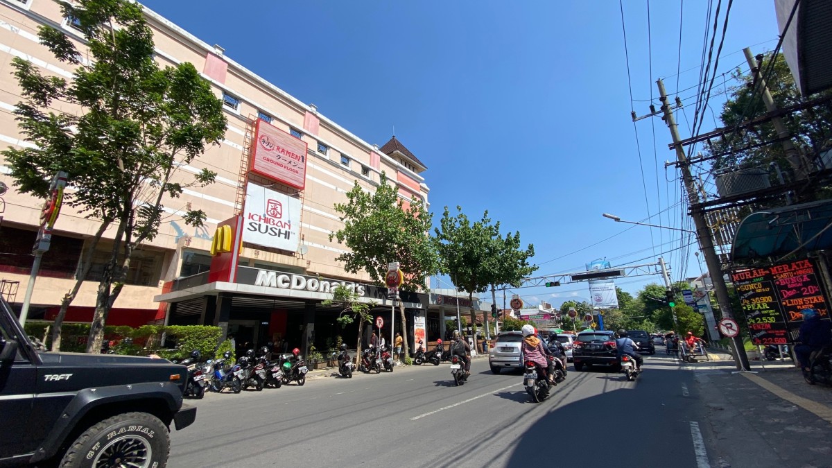 Lokasi 9 Restoran Cepat Saji Populer di Kediri, Nggak Percaya?