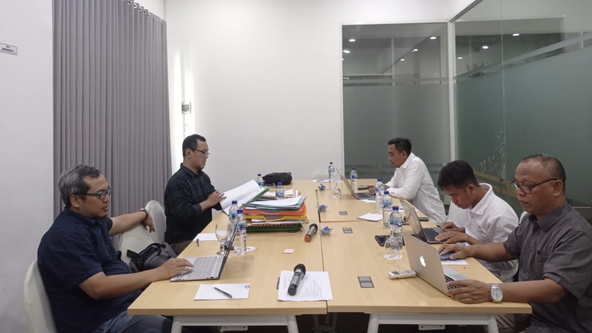 Verifikasi berkas oleh Timsel Zona 6 Jatim. (Foto : Hari for jatimnow.com)