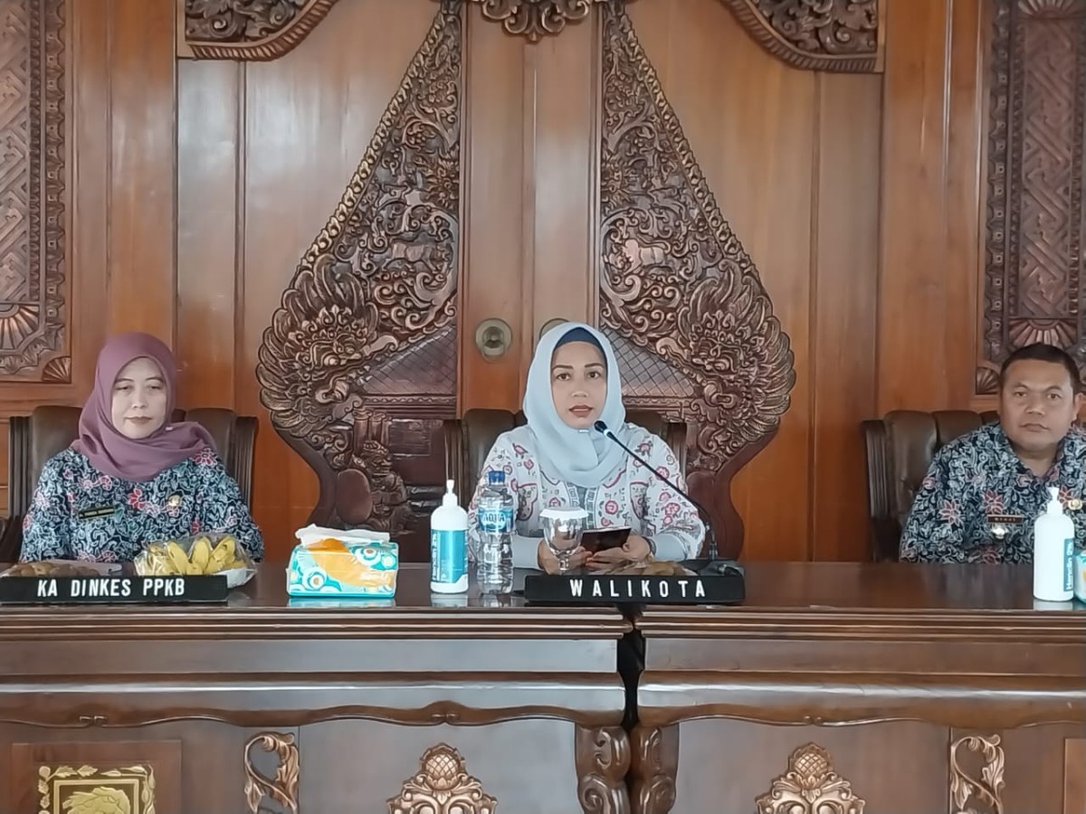 Ning Ita Hadiri Monitoring dan Evaluasi serta Deklarasi Kawasan Tanpa Rokok di Kota Mojokerto