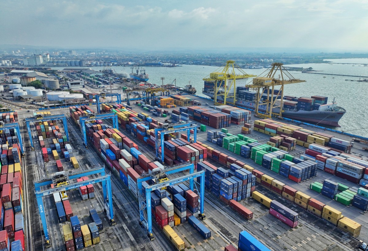 Aktivitas bongkar muat di Terminal Petikemas Semarang. (Foto: SPTP/jatimnow.com)