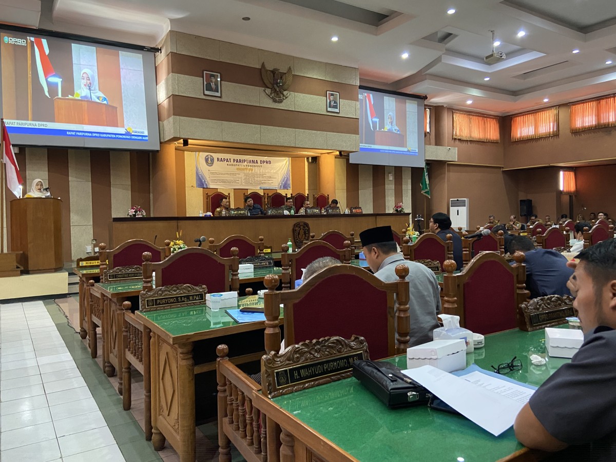 DPRD Ponorogo Maraton Selesaikan Raperda LP2B. (Foto: Ahmad Fauzani/jatimnow.com)