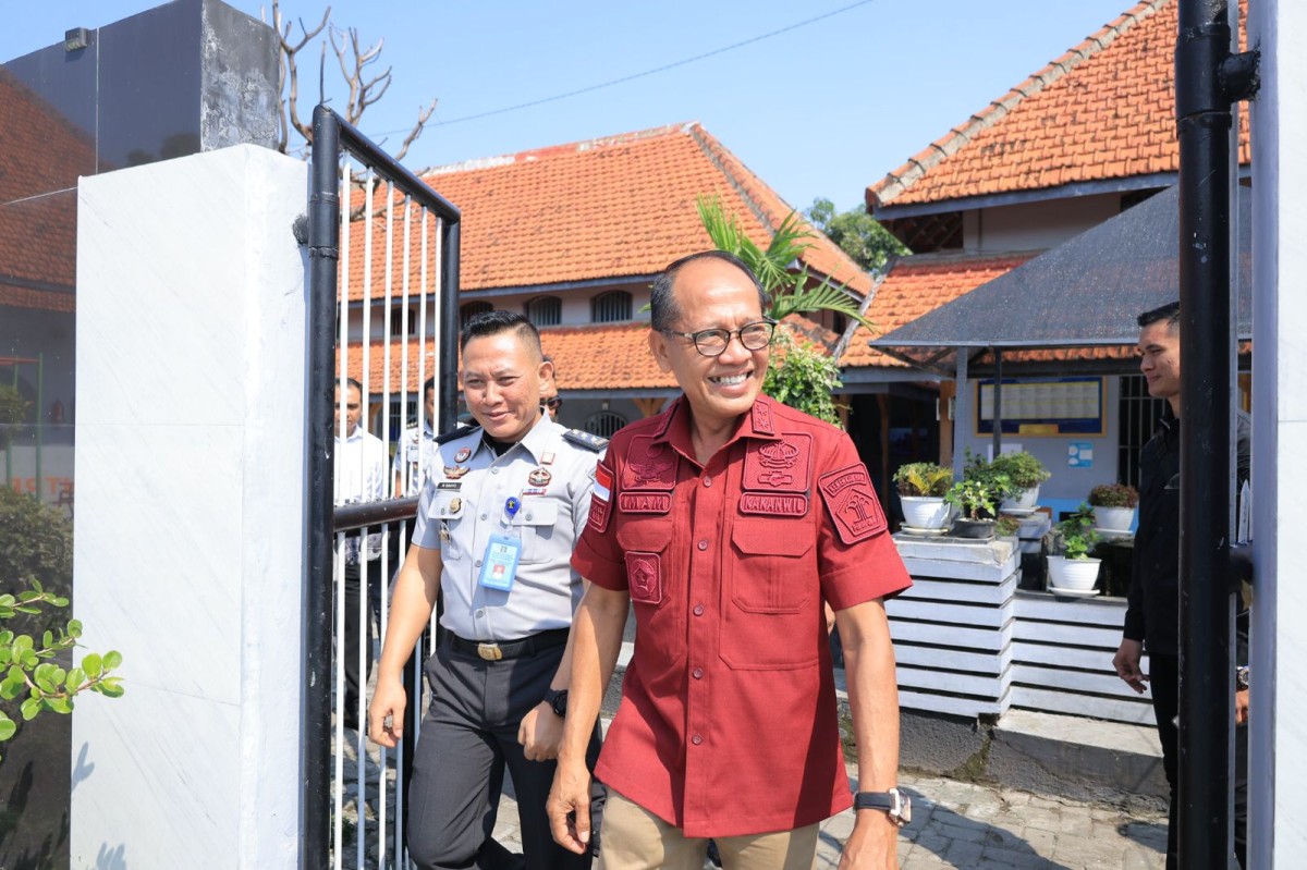 Kakanwil Kemenkumham Jatim Imam Jauhari saat mengunjungi Rutan Magetan. (Foto-foto: Humas Kemenkumham Jatim)