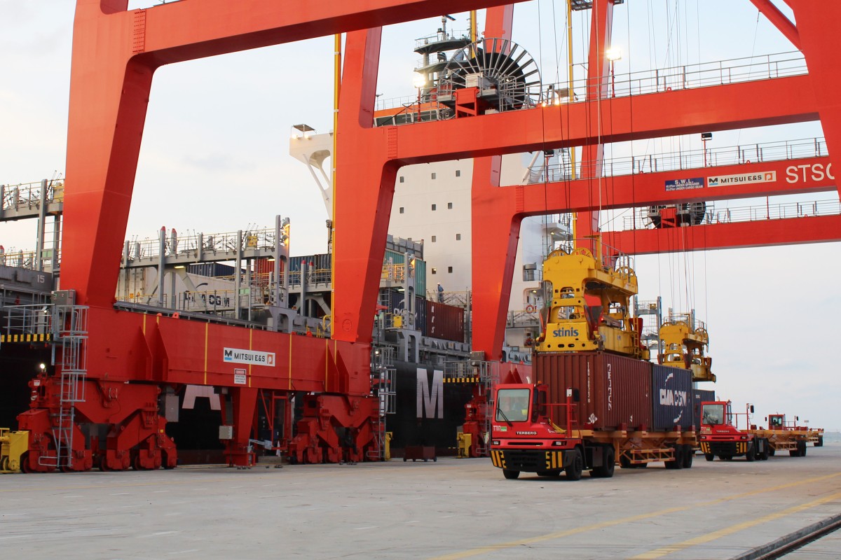 Kegiatan bongkar muat peti kemas di TPK Belawan. (Foto: Humas PT. Pelindo Terminal Petikemas/jatimnow.com)