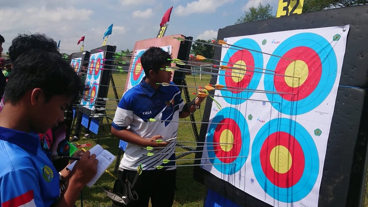 Atlet panah saat berlaga di Kejurprov Junior Jatim. (Foto-foto: Bramanta Pamungkas/jatimnow.com)