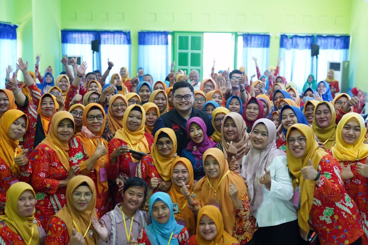 Mas Dhito di Aula Dinas Pendidikan Kabupaten Kediri. (Foto: Pemkab Kediri)