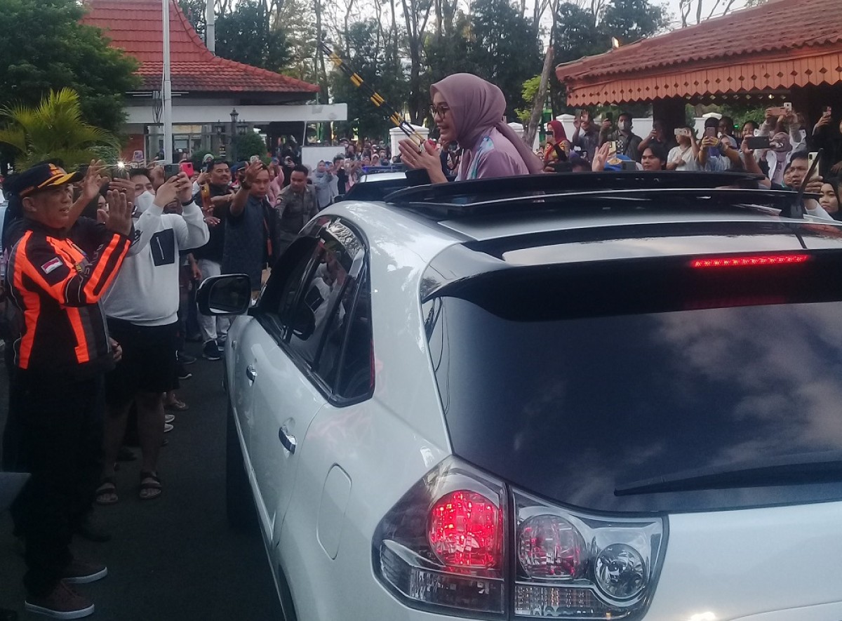 Salma Salsabil Pulang Kampung, Ratusan Salmine Penuhi Pendopo Bupati Probolinggo