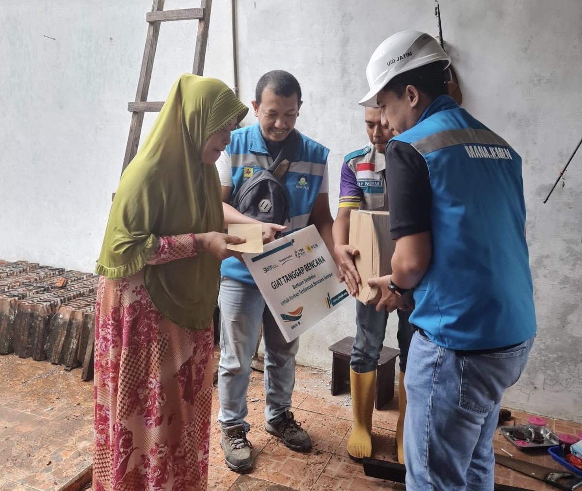 PLN UP3 Ponorogo Pulihkan Jaringan Listrik dan Salurkan Bantuan untuk Warga Terdampak (PLN UP3 Ponorogo)