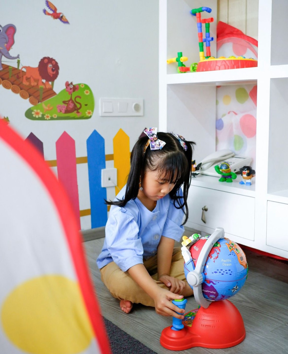 Anak - anak menikmati fasilitas Kids Zone di La Lisa Hotel. (dok. La Lisa Hotel for jatimnow.com)