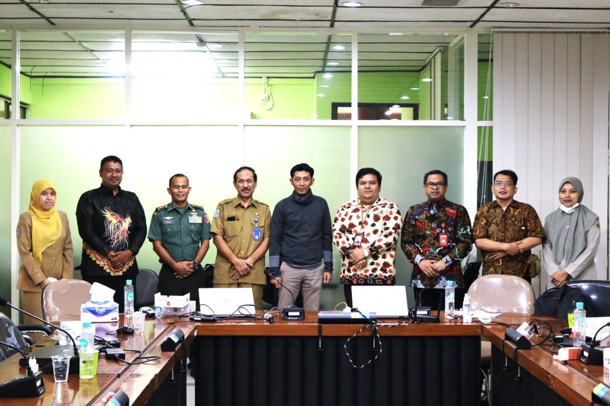FGD digelar di Kantor BRIN Surabaya melibatkan Kodam V Brawijaya, Lantamal V Surabaya, Lanud Muljono, Pemprov Jawa Timur, Kanwil ATR/BPN Jawa Timur dan Universitas Airlangga, serta tim peneliti. (BRIN for jatimnow.com)