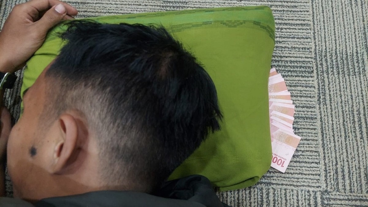 Cara Menyimpan Uang yang Aman, Bukan di Rumah