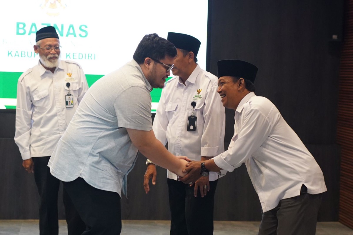 Mas Dhito saat rapat bersama Baznas. (Foto: Humas Pemkab Kediri for jatimnow.com)