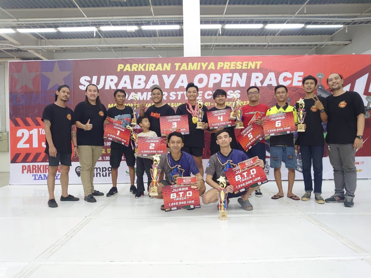 Menengok Keseruan Kompetisi Balap Mobil 4WD di Surabaya