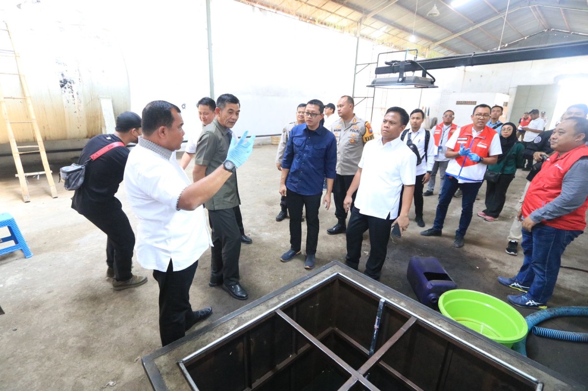 Penyalahgunaan BBM solar subsidi dibongkar kepolisian. (Foto-foto: Rizky for jatimnow.com)