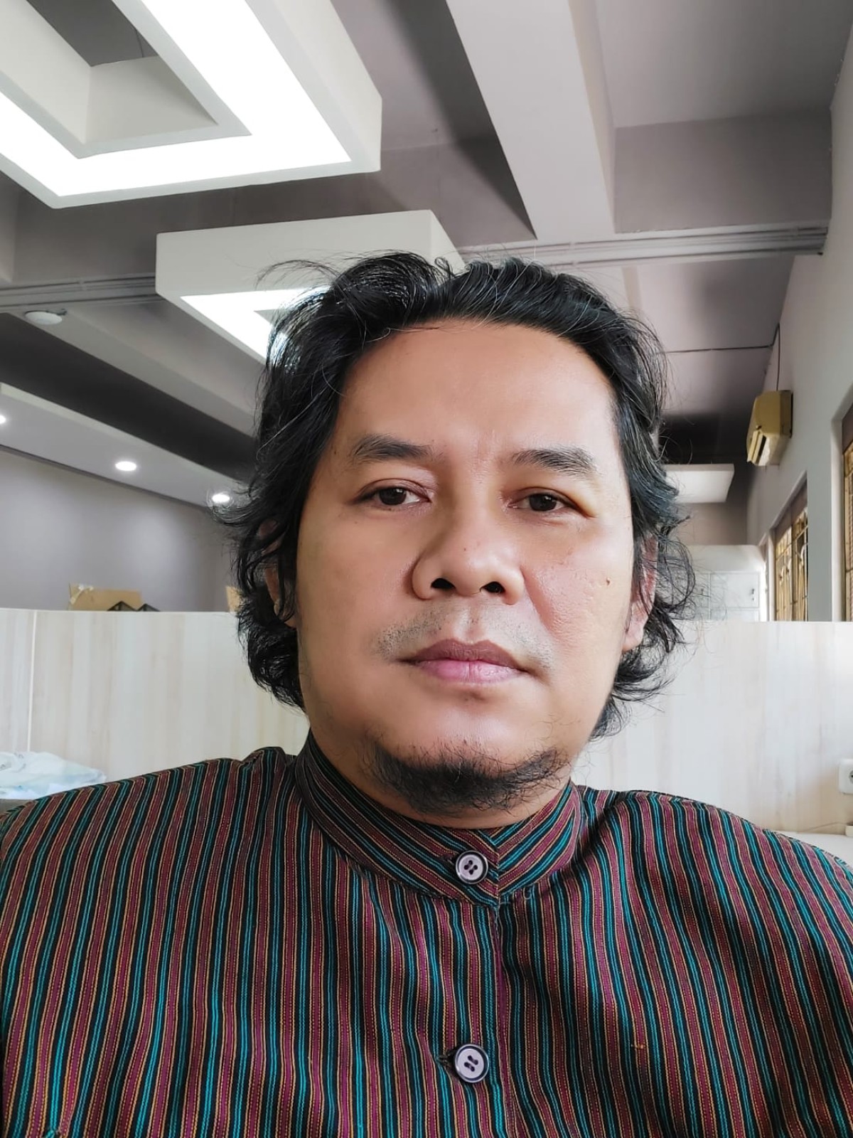 Dosen Fakultas Ilmu Budaya (FIB) Universitas Airlangga (Unair), Puji Karyanto. (Foto: Puji for jatimnow.com)