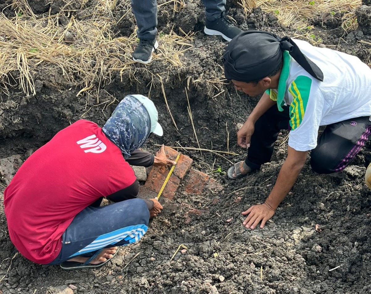 Lokasi ditemukannya batu bata diduga peninggalan sejarah di Modo, Lamongan. (Foto : Adyad Ammy Iffansah/jatimnow.com)