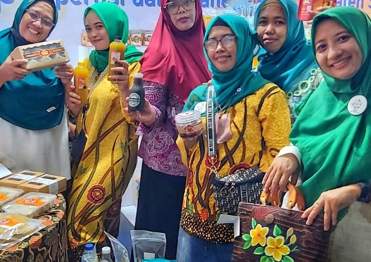 Pelaku UMKM Kecamatan Balongbendo memiliki aneka produk yang diciptakan anggotanya sendiri. (Foto: Ike Retno for jatimnow.com)