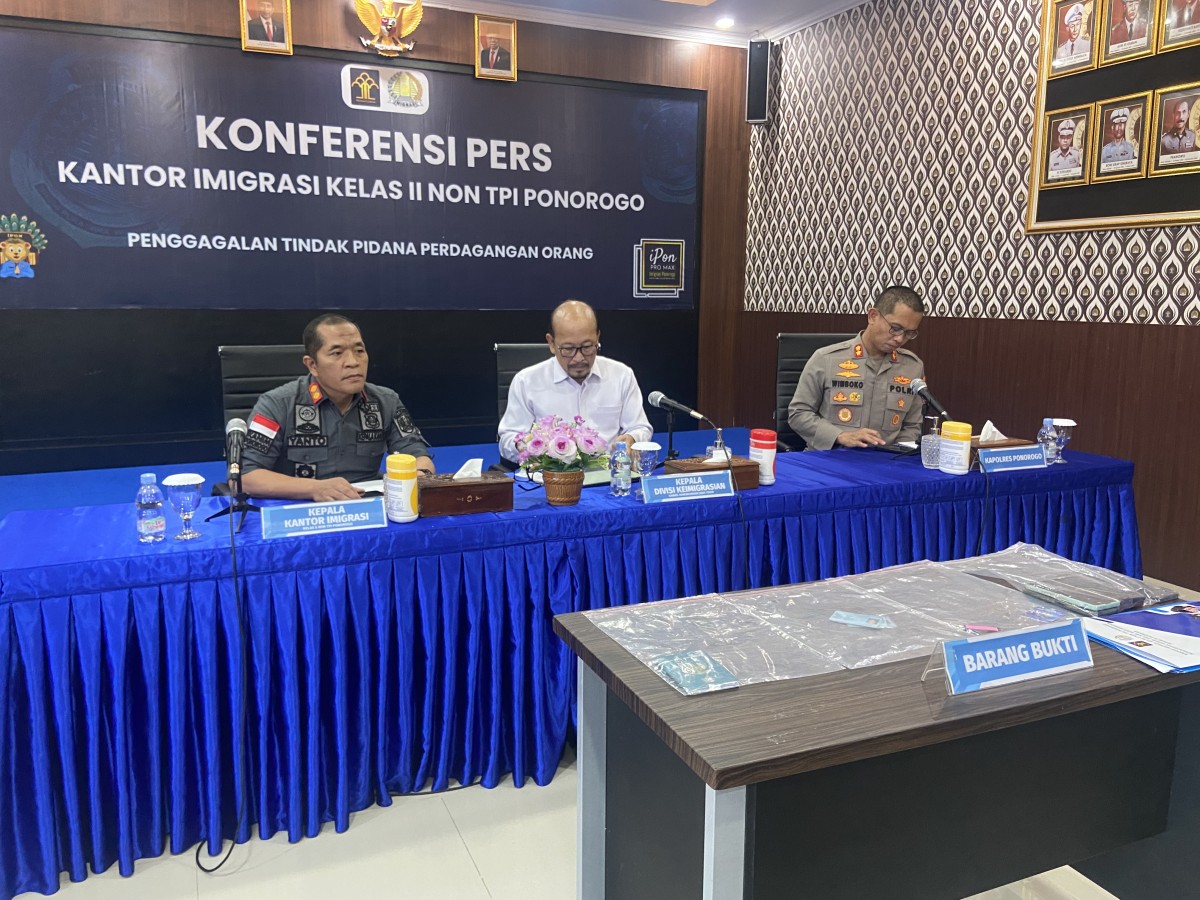 Kantor Imigrasi Kelas II Non TPI Ponorogo tangkap sindikat penjualan ginjal. (Foto: Ahmad Fauzani/jatimnow.com)