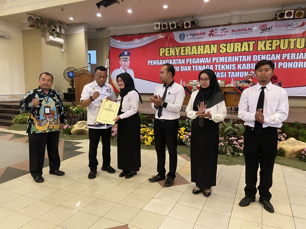 Pengangkatan guru honorer menjadi PPPK di Ponorogo. (Foto: Ahmad Fauzani/jatimnow.com)