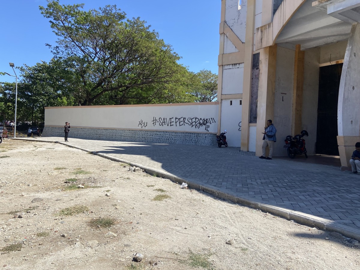 Vandalisme di Stadion Batoro Katong Ponorogo. (Foto: Ahmad Fauzani/jatimnow.com)