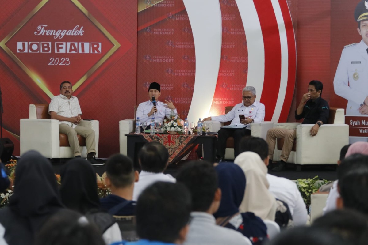 Bupati Trenggalek, Mochamad Nur Arifin saat membuka Job Fair. (Foto: Prokopim Trenggalek/jatimnow.com)