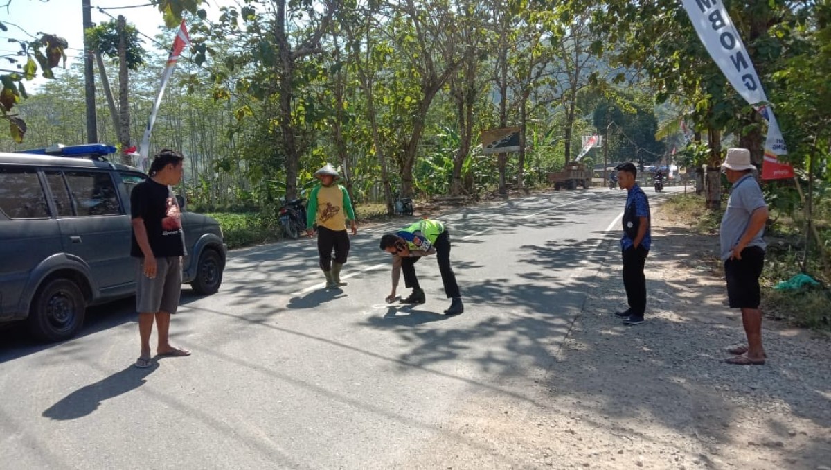 Sepeda Motor Tabrak Truk Engkel di Pacitan, Satu Orang Meninggal