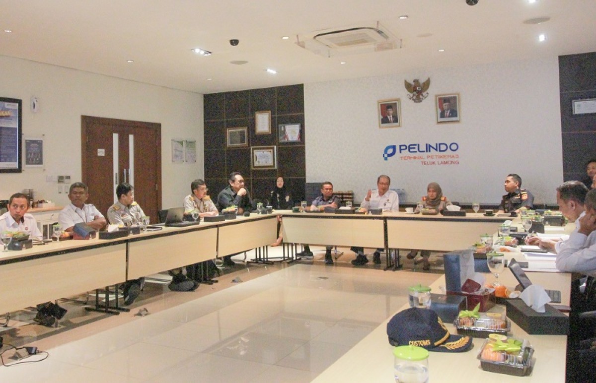 Pembahasan Standar Operating Prosedur (SOP) Pemeriksaan Karantina dan penyediaan Tempat Pemeriksaan Karantina (TPK) di dalam area terminal (lini 1) Pelabuhan Tanjung Perak. (Foto:  PT Terminal Teluk Lamong)