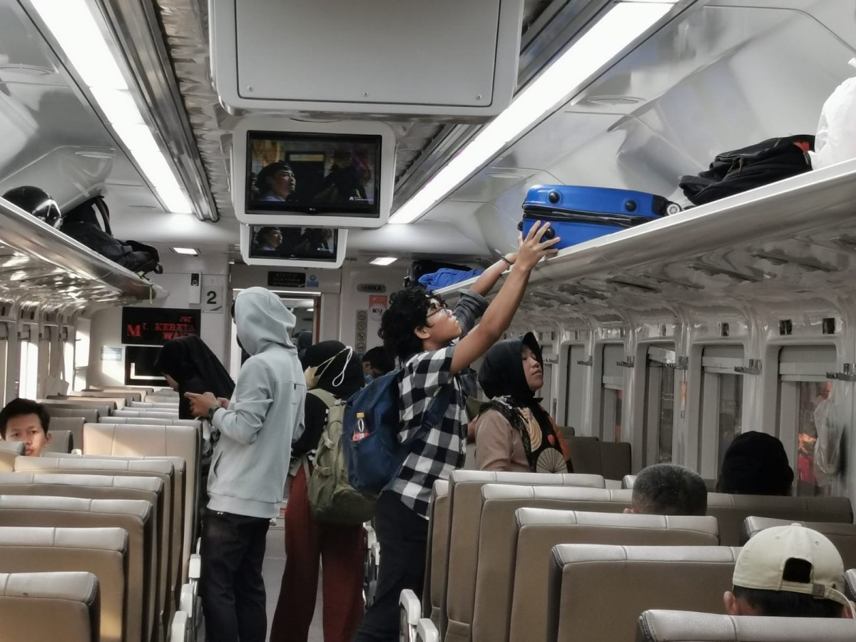 Ilustrasi penumpang naik kereta api (Foto: Daop 7 Madiun PT KAI)