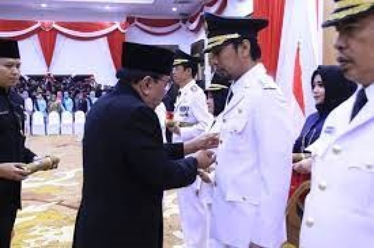 Bupati Ahmad Dawami Ragil Saputro dan Wakil Bupati Hari Wuryanto saat dilantik 2018 lalu.