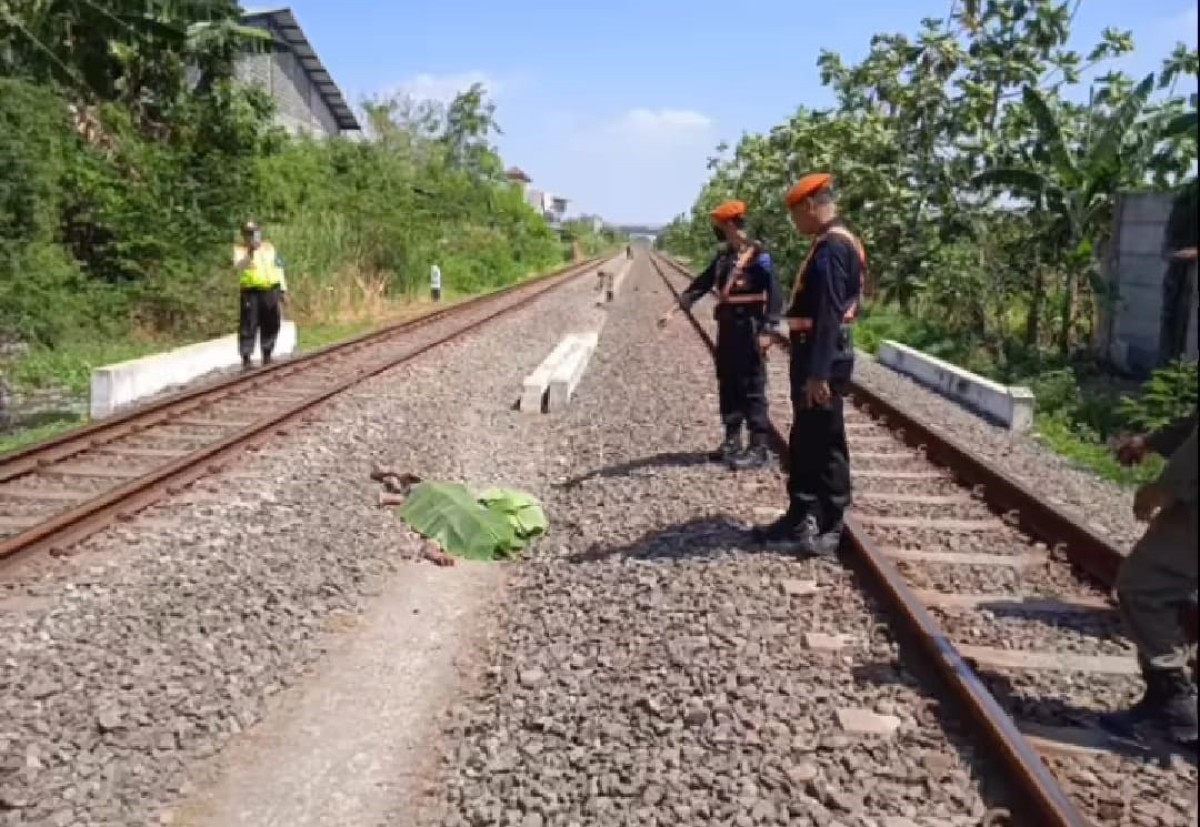 Menjelang proses evakuasi korban. (Foto: Command Center 112 for jatimnow.com)